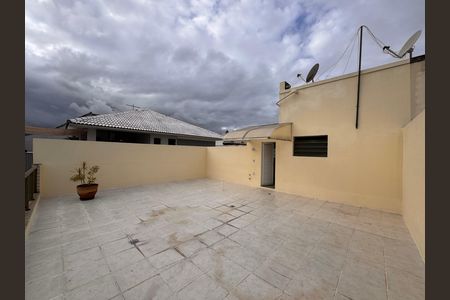 Apartamento à venda com 330m², 3 quartos e 3 vagasTerraço