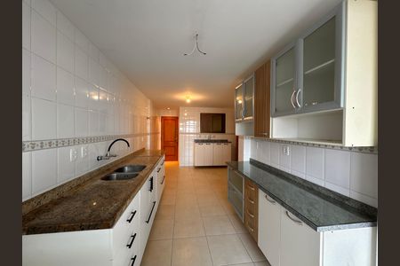Apartamento à venda com 330m², 3 quartos e 3 vagasCozinha e Área de Serviço