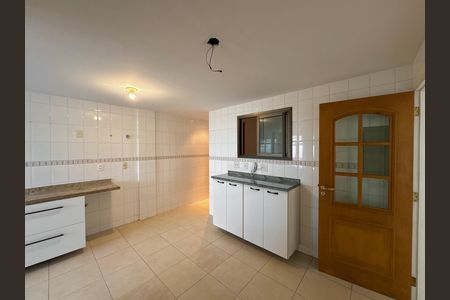 Apartamento à venda com 330m², 3 quartos e 3 vagasCozinha e Área de Serviço