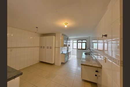 Apartamento à venda com 330m², 3 quartos e 3 vagasCozinha e Área de Serviço