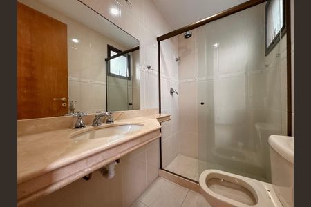 Apartamento à venda com 330m², 3 quartos e 3 vagasSuíte 3 - Banheiro