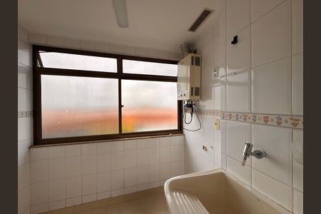Apartamento à venda com 330m², 3 quartos e 3 vagasCozinha e Área de Serviço