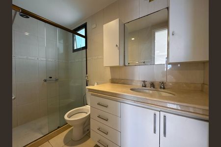 Apartamento à venda com 330m², 3 quartos e 3 vagasSuíte 2 - Banheiro