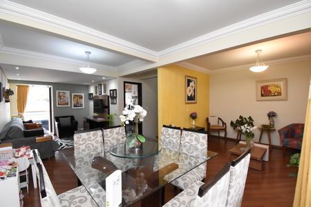 Casa à venda com 200m², 3 quartos e 4 vagasSala