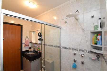 Casa à venda com 200m², 3 quartos e 4 vagasBanheiro da Suíte