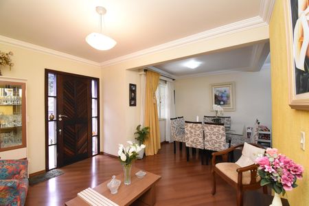 Casa à venda com 200m², 3 quartos e 4 vagasSala