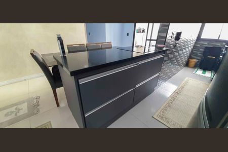 Apartamento à venda com 104m², 2 quartos e 3 vagas Apartamento à venda com 104m², 2 quartos e 3 vagasCozinha
