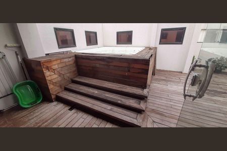 Apartamento à venda com 104m², 2 quartos e 3 vagas Apartamento à venda com 104m², 2 quartos e 3 vagasÁrea comum