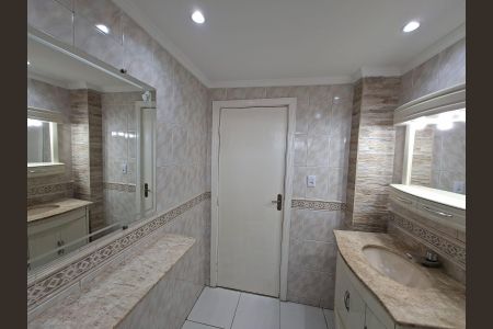 Apartamento à venda com 96m², 3 quartos e sem vaga Apartamento à venda com 96m², 3 quartos e sem vagaBanheiro