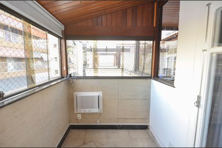 Apartamento à venda com 205m², 3 quartos e 1 vaga Apartamento à venda com 205m², 3 quartos e 1 vagaSuíte