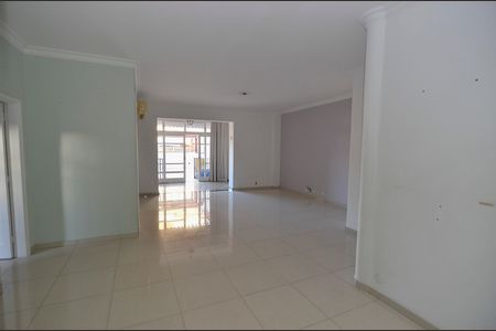 Apartamento à venda com 205m², 3 quartos e 1 vaga Apartamento à venda com 205m², 3 quartos e 1 vagaSala