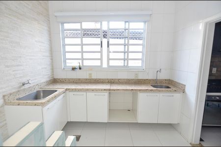 Apartamento à venda com 205m², 3 quartos e 1 vaga Apartamento à venda com 205m², 3 quartos e 1 vagaÁrea de Serviço