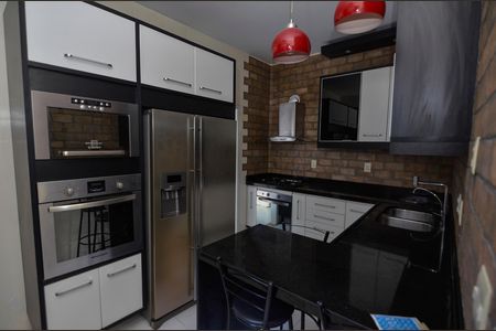 Apartamento à venda com 205m², 3 quartos e 1 vaga Apartamento à venda com 205m², 3 quartos e 1 vagaCozinha