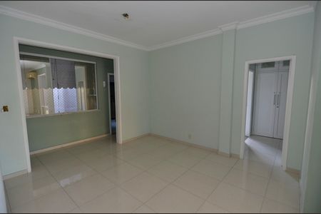 Apartamento à venda com 205m², 3 quartos e 1 vaga Apartamento à venda com 205m², 3 quartos e 1 vagaSala