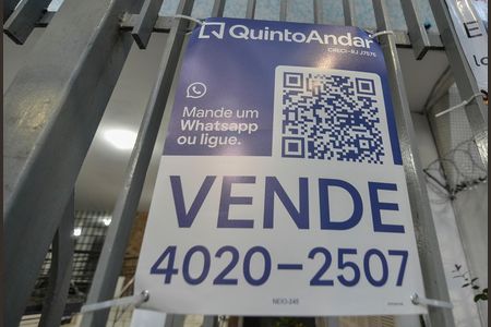 Apartamento à venda com 205m², 3 quartos e 1 vaga Apartamento à venda com 205m², 3 quartos e 1 vagaFachada