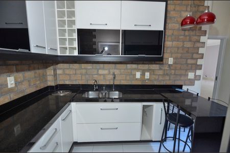 Apartamento à venda com 205m², 3 quartos e 1 vaga Apartamento à venda com 205m², 3 quartos e 1 vagaCozinha