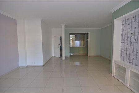 Apartamento à venda com 205m², 3 quartos e 1 vaga Apartamento à venda com 205m², 3 quartos e 1 vagaSala
