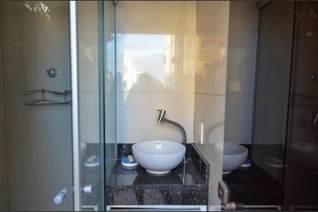 Apartamento à venda com 205m², 3 quartos e 1 vaga Apartamento à venda com 205m², 3 quartos e 1 vagaBanheiro 1