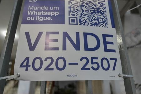Apartamento à venda com 205m², 3 quartos e 1 vaga Apartamento à venda com 205m², 3 quartos e 1 vagaFachada