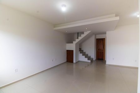 Casa para alugar com 155m², 4 quartos e 2 vagasSala