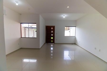 Casa para alugar com 155m², 4 quartos e 2 vagasSala