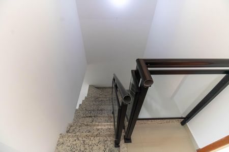 Casa para alugar com 155m², 4 quartos e 2 vagasEscada 