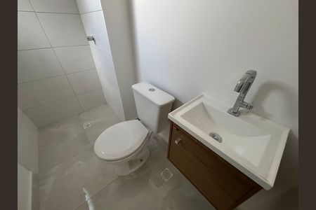 Banheiro de apartamento para alugar com 2 quartos, 38m² em Cidade Antônio Estêvão de Carvalho, São Paulo