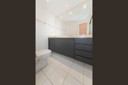 Apartamento para alugar com 85m², 1 quarto e 2 vagasBanheiro da Suíte