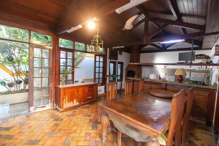 Casa para alugar com 281m², 3 quartos e 1 vaga Casa para alugar com 281m², 3 quartos e 1 vagaSala