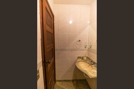 Casa para alugar com 281m², 3 quartos e 1 vaga Casa para alugar com 281m², 3 quartos e 1 vagaBanheiro da Suíte