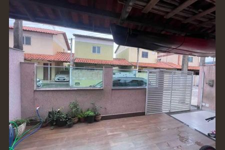 Casa para alugar com 115m², 2 quartos e 2 vagasFachada