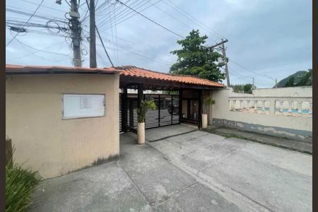Casa para alugar com 115m², 2 quartos e 2 vagasFachada