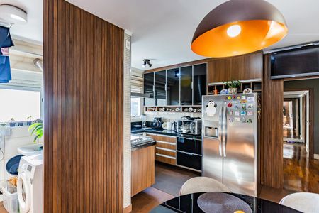 Apartamento à venda com 154m², 3 quartos e 2 vagas Apartamento à venda com 154m², 3 quartos e 2 vagasCozinha e copa