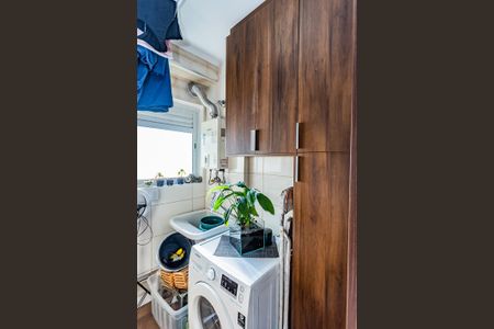 Apartamento à venda com 154m², 3 quartos e 2 vagas Apartamento à venda com 154m², 3 quartos e 2 vagasÁrea de Serviço