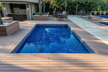 Apartamento à venda com 154m², 3 quartos e 2 vagas Apartamento à venda com 154m², 3 quartos e 2 vagasÁrea comum - Piscina