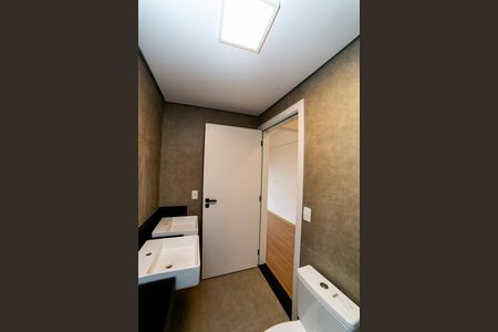 Apartamento à venda com 207m², 3 quartos e 3 vagas Apartamento à venda com 207m², 3 quartos e 3 vagasBanheiro da Suíte 1