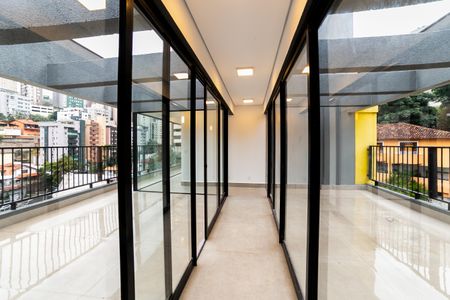 Apartamento à venda com 207m², 3 quartos e 3 vagas Apartamento à venda com 207m², 3 quartos e 3 vagasCobertura