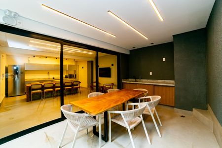 Apartamento à venda com 207m², 3 quartos e 3 vagas Apartamento à venda com 207m², 3 quartos e 3 vagasÁrea comum - Salão de festas