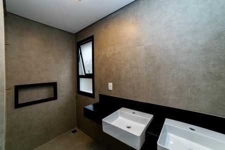 Apartamento à venda com 207m², 3 quartos e 3 vagas Apartamento à venda com 207m², 3 quartos e 3 vagasBanheiro da Suíte 1