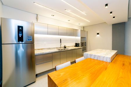 Apartamento à venda com 207m², 3 quartos e 3 vagas Apartamento à venda com 207m², 3 quartos e 3 vagasÁrea comum - Salão de festas