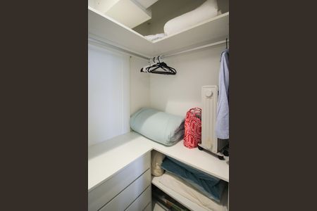 Apartamento à venda com 56m², 1 quarto e 1 vaga Apartamento à venda com 56m², 1 quarto e 1 vagaCloset da suíte