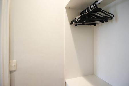 Apartamento à venda com 56m², 1 quarto e 1 vaga Apartamento à venda com 56m², 1 quarto e 1 vagaCloset da suíte