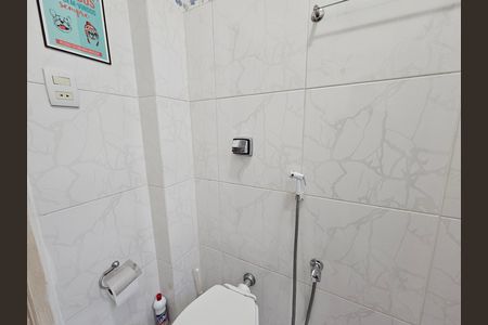 Banheiro de apartamento à venda com 1 quarto, 49m² em Tijuca, Rio de Janeiro
