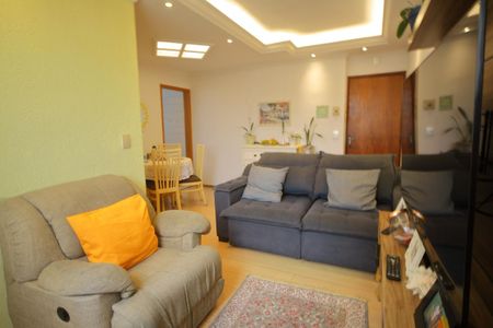 Apartamento à venda com 74m², 2 quartos e 1 vagaSala