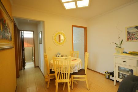 Apartamento à venda com 74m², 2 quartos e 1 vagaSala