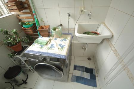 Apartamento à venda com 74m², 2 quartos e 1 vagaÁrea de Serviço