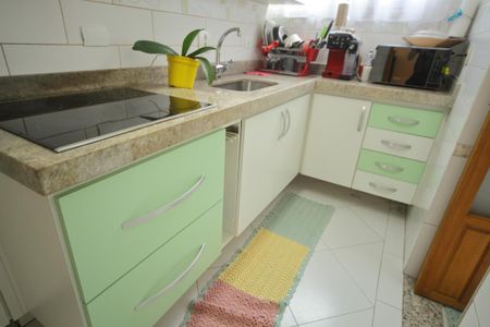 Apartamento à venda com 74m², 2 quartos e 1 vagaCozinha 