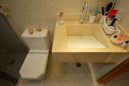 Apartamento à venda com 74m², 2 quartos e 1 vagaBanheiro 