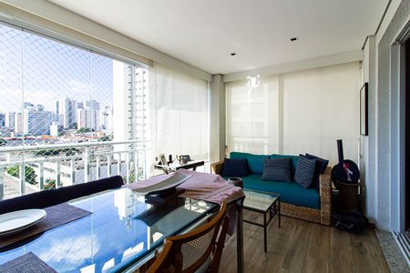 Apartamento para alugar com 100m², 2 quartos e 2 vagasVaranda