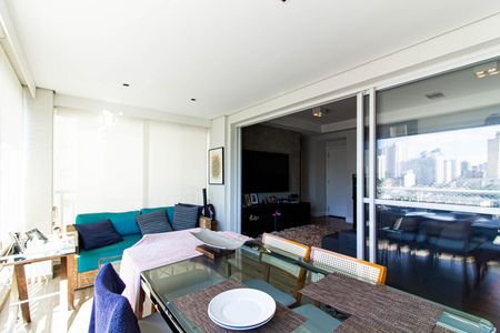 Apartamento para alugar com 100m², 2 quartos e 2 vagasVaranda